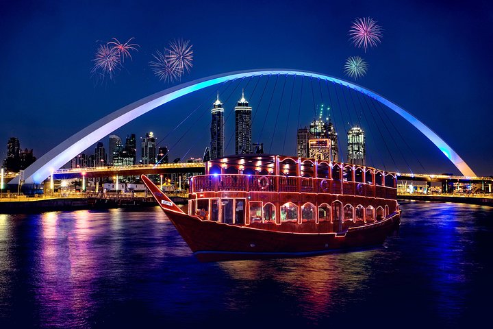 Dhow Cruise Dinner Dubai Creek without Pick up and Drop off